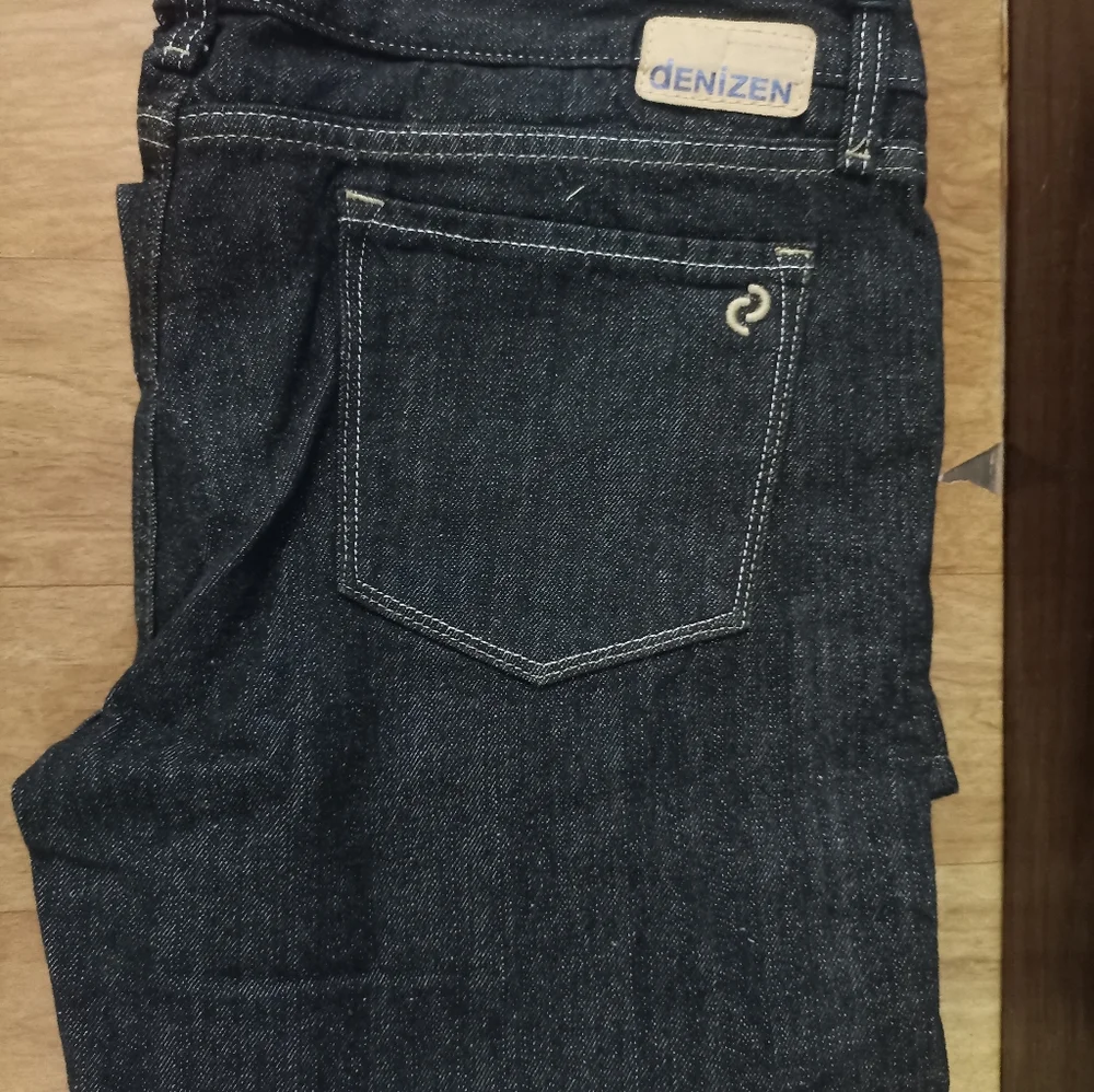 Branded denizen from levi's black color jeans( size 32) - Picture 2 of 7